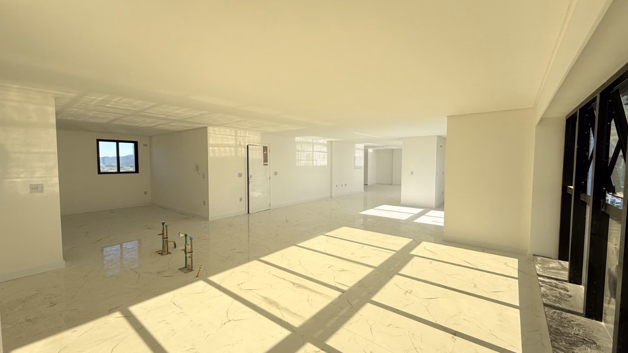 Cobertura 5 suítes em Meia Praia — Meia Praia, Itapema