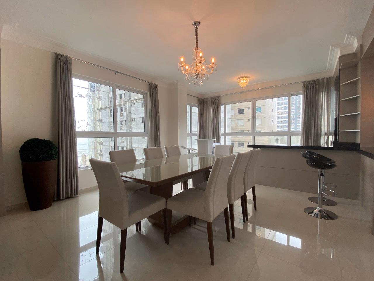 Apartamento 4 quartos em Meia Praia — Meia Praia, Itapema