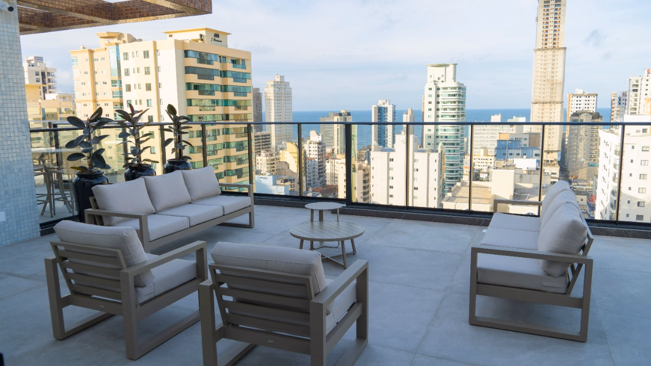 Apartamento 3 suítes em Meia Praia — Meia Praia, Itapema