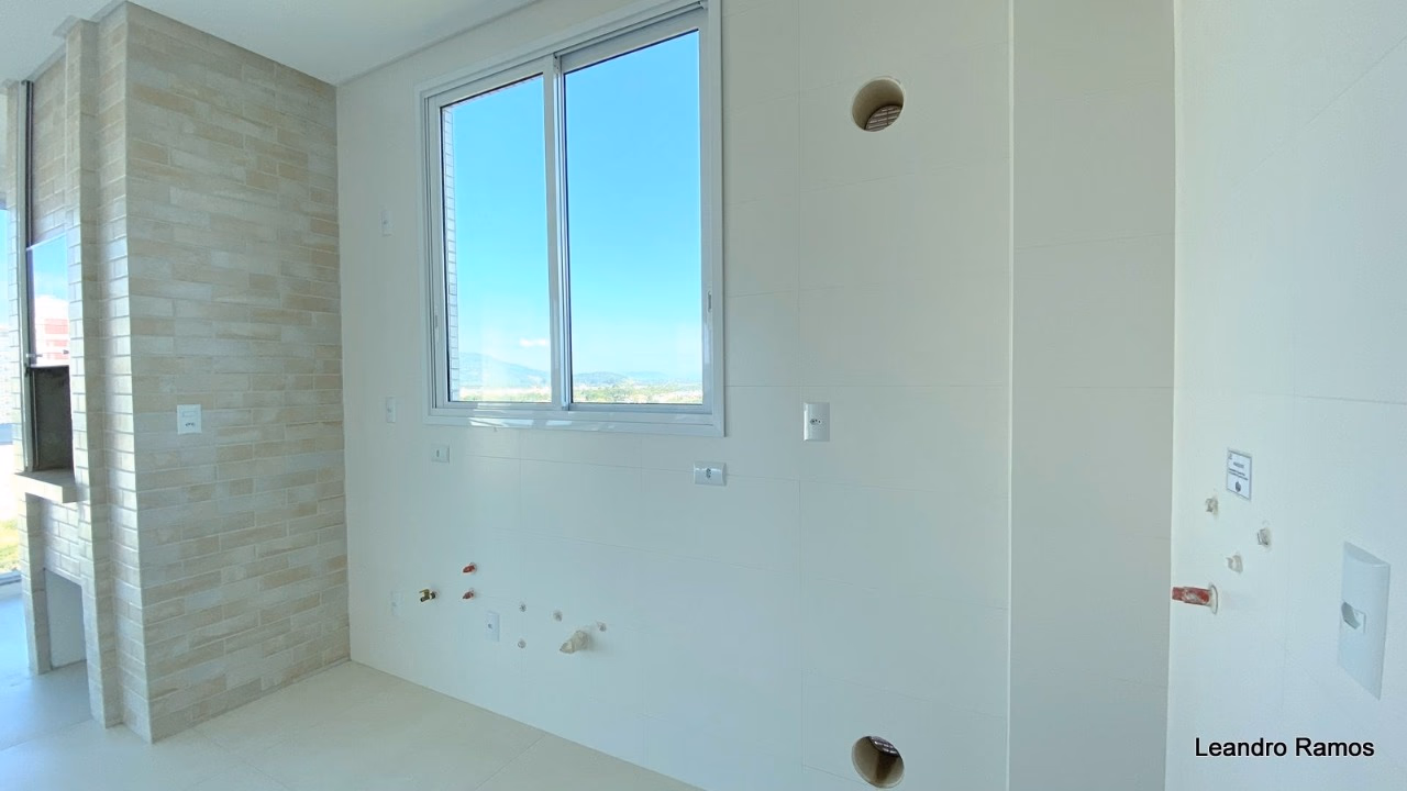 Apartamento 4 suítes em Meia Praia — Meia Praia, Itapema