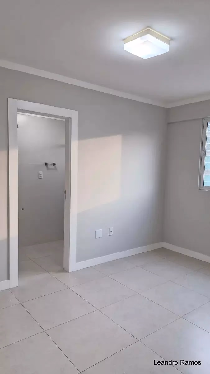 Apartamento 4 suítes em Meia Praia — Meia Praia, Itapema
