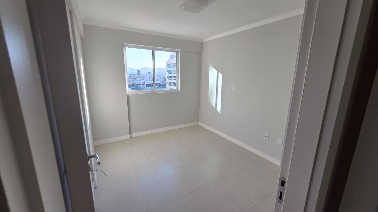 Apartamento 4 suítes em Meia Praia — Meia Praia, Itapema