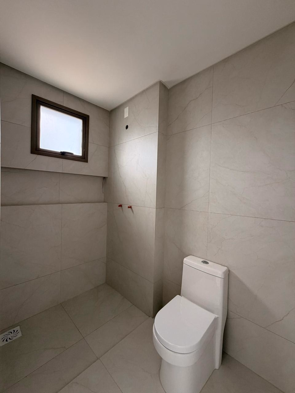 Apartamento 3 suítes em Meia Praia — Meia Praia, Itapema