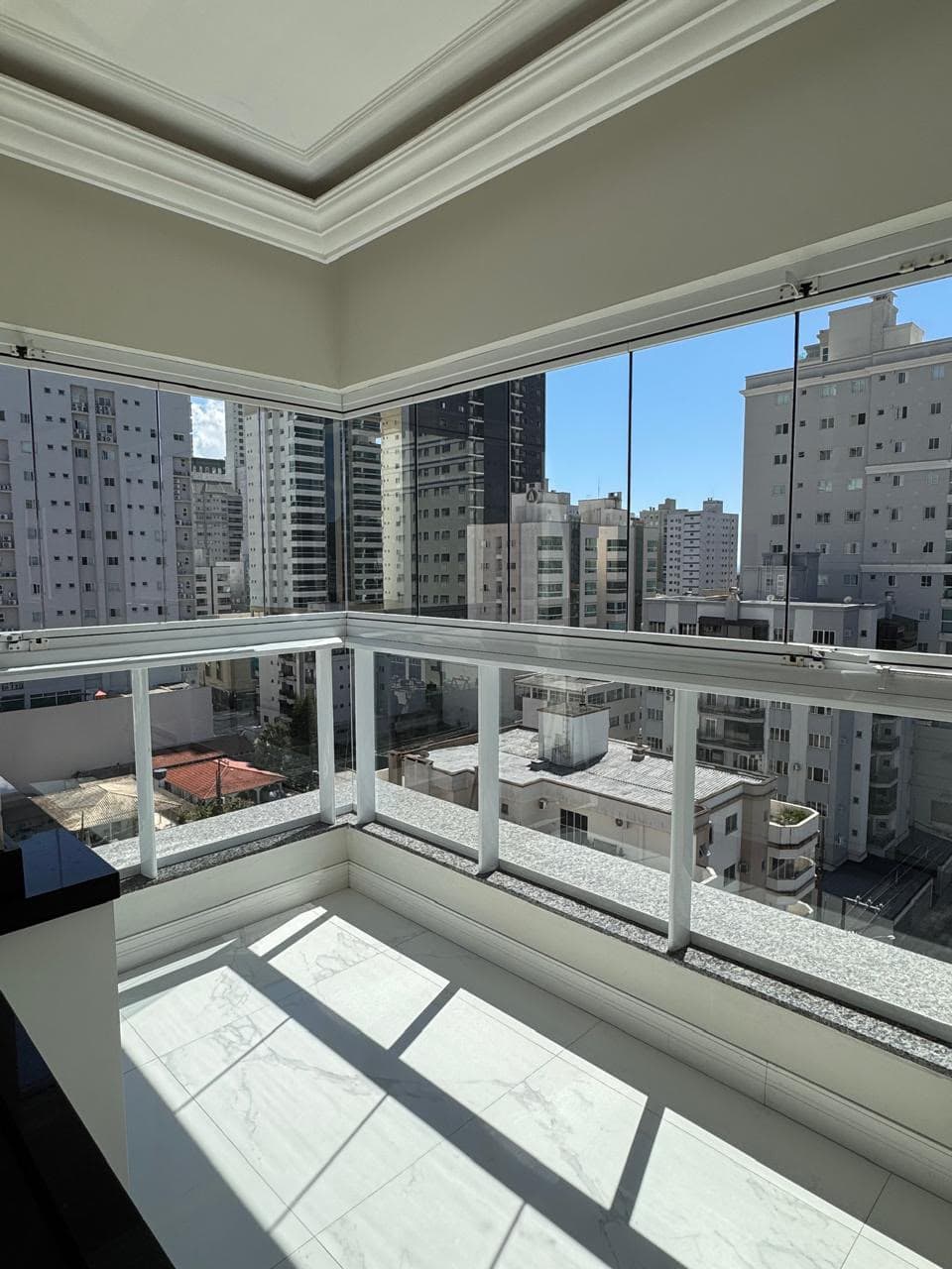 Apartamento 3 suítes em Meia Praia — Meia Praia, Itapema