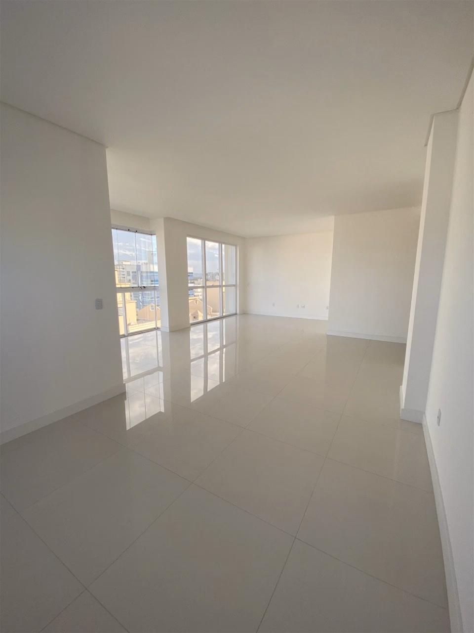 Apartamento 4 suítes em Meia Praia — Meia Praia, Itapema