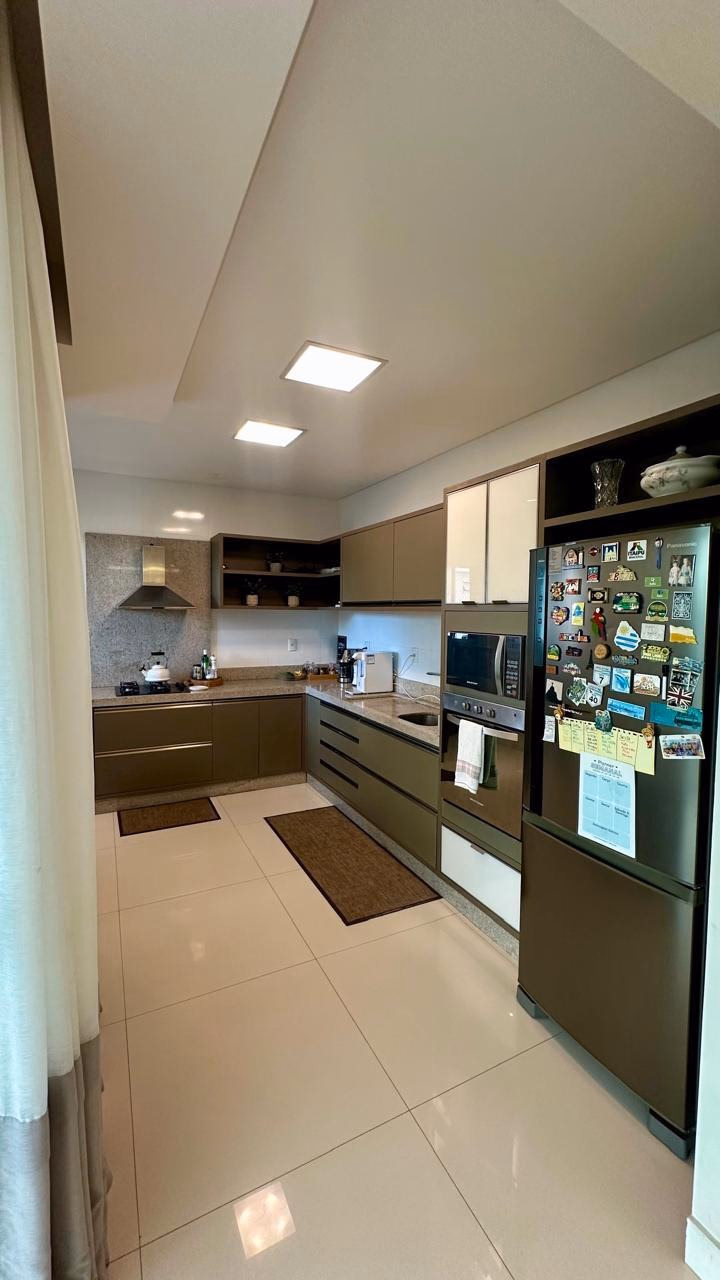 Apartamento 4 suítes em Meia Praia — Meia Praia, Itapema