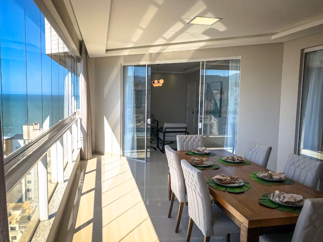 Apartamento 4 suítes em Meia Praia — Meia Praia