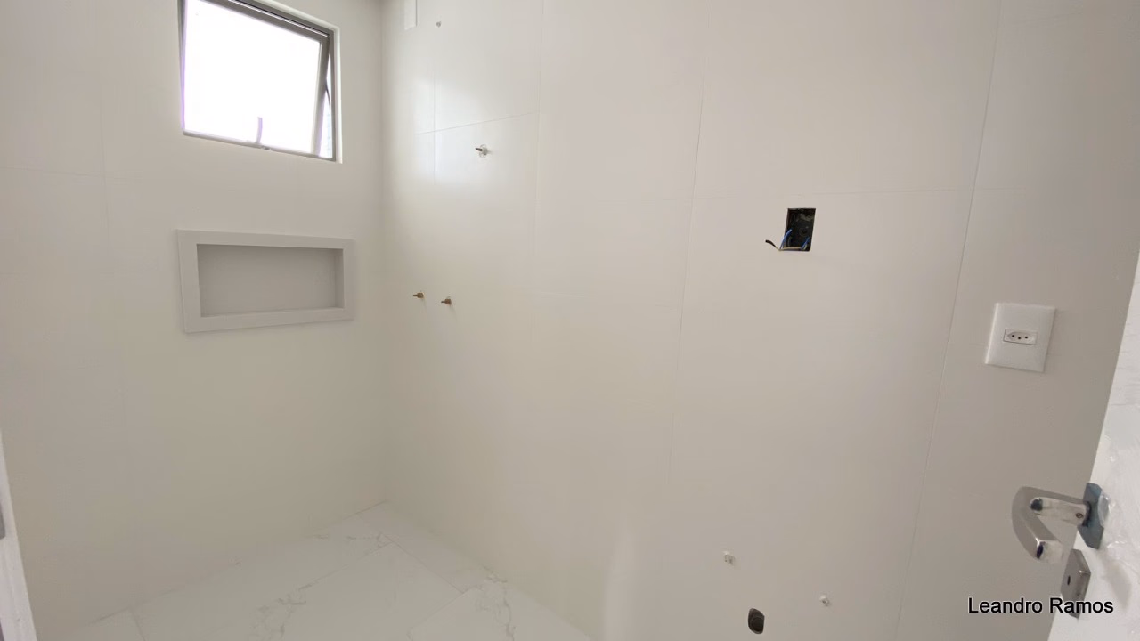 Apartamento 3 suítes em Meia Praia — Meia Praia, Itapema
