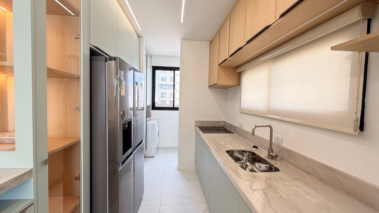 Apartamento 2 suítes em Meia Praia — Meia Praia, Itapema