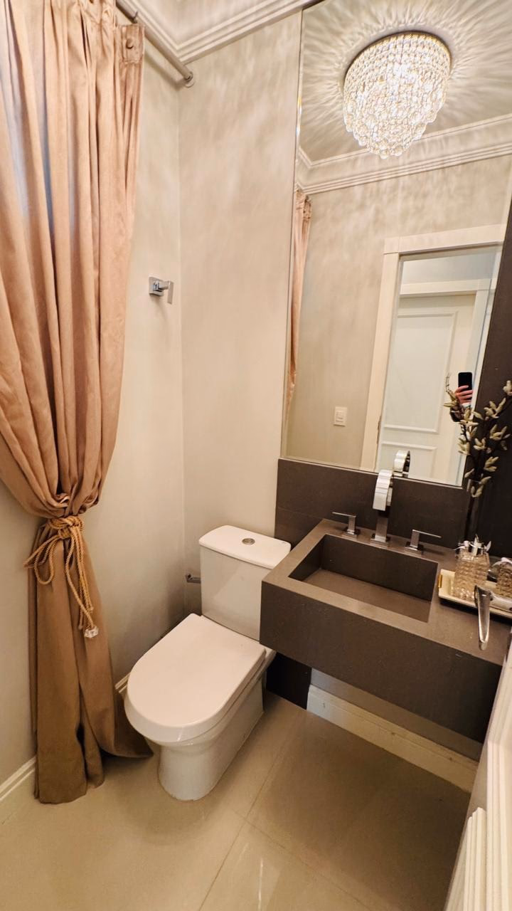 Apartamento 4 suítes em Meia Praia — Meia Praia, Itapema
