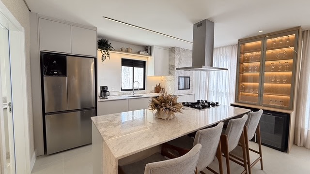 Apartamento 3 suítes em Meia Praia — Meia Praia, Itapema