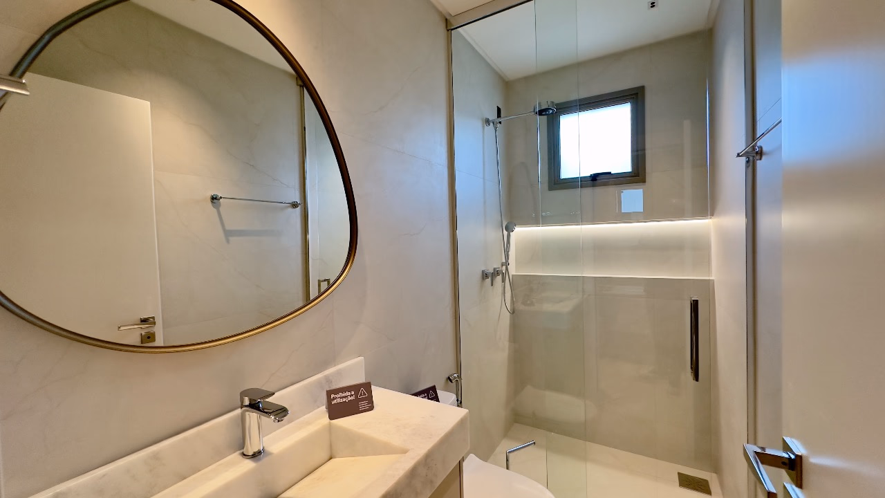 Apartamento 3 suítes em Meia Praia — Meia Praia, Itapema