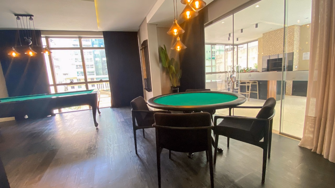 Apartamento a venda na quadra mar a venda em Meia Praia (65)