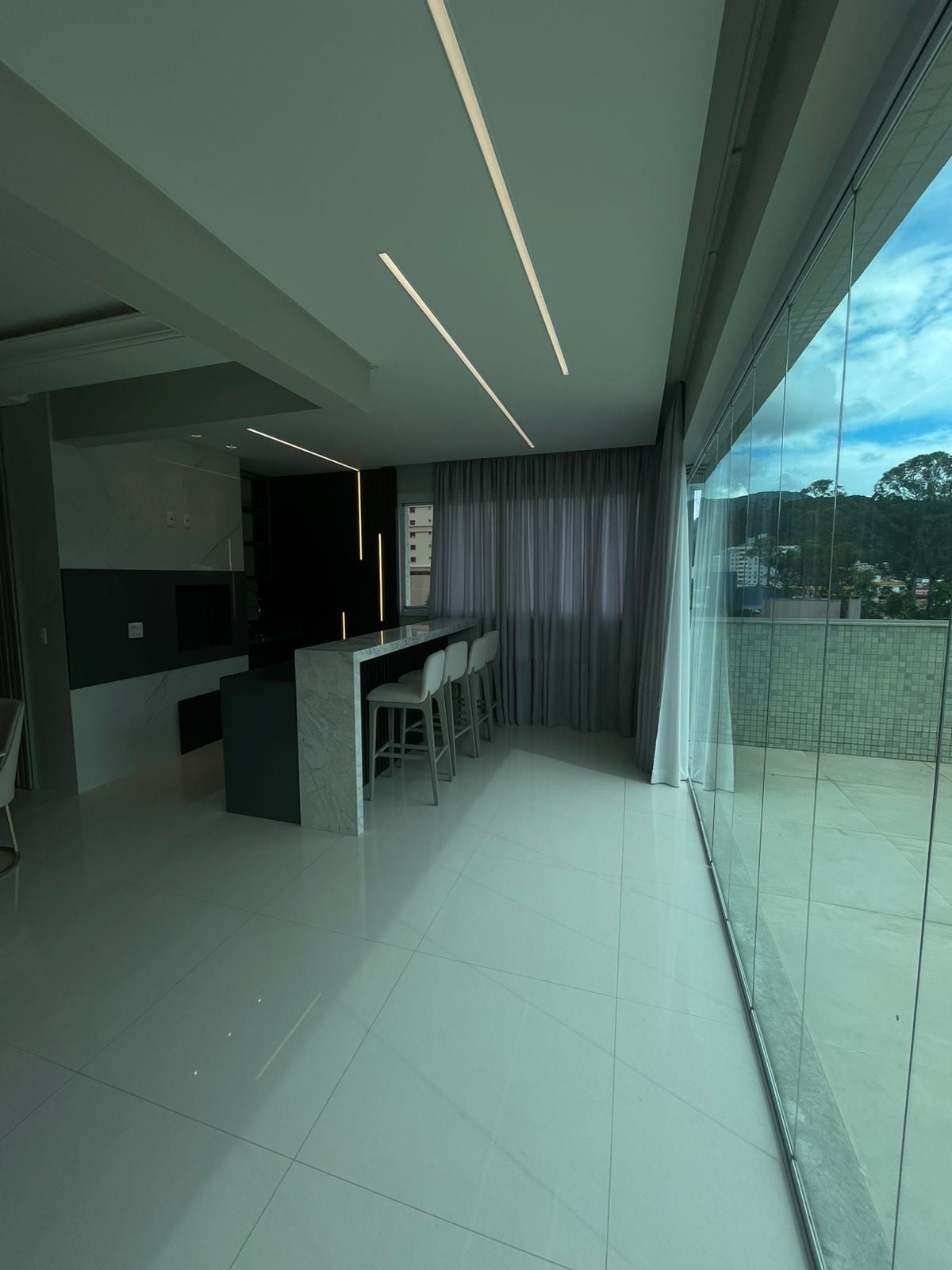 Apartamento 3 suítes em Centro — Centro