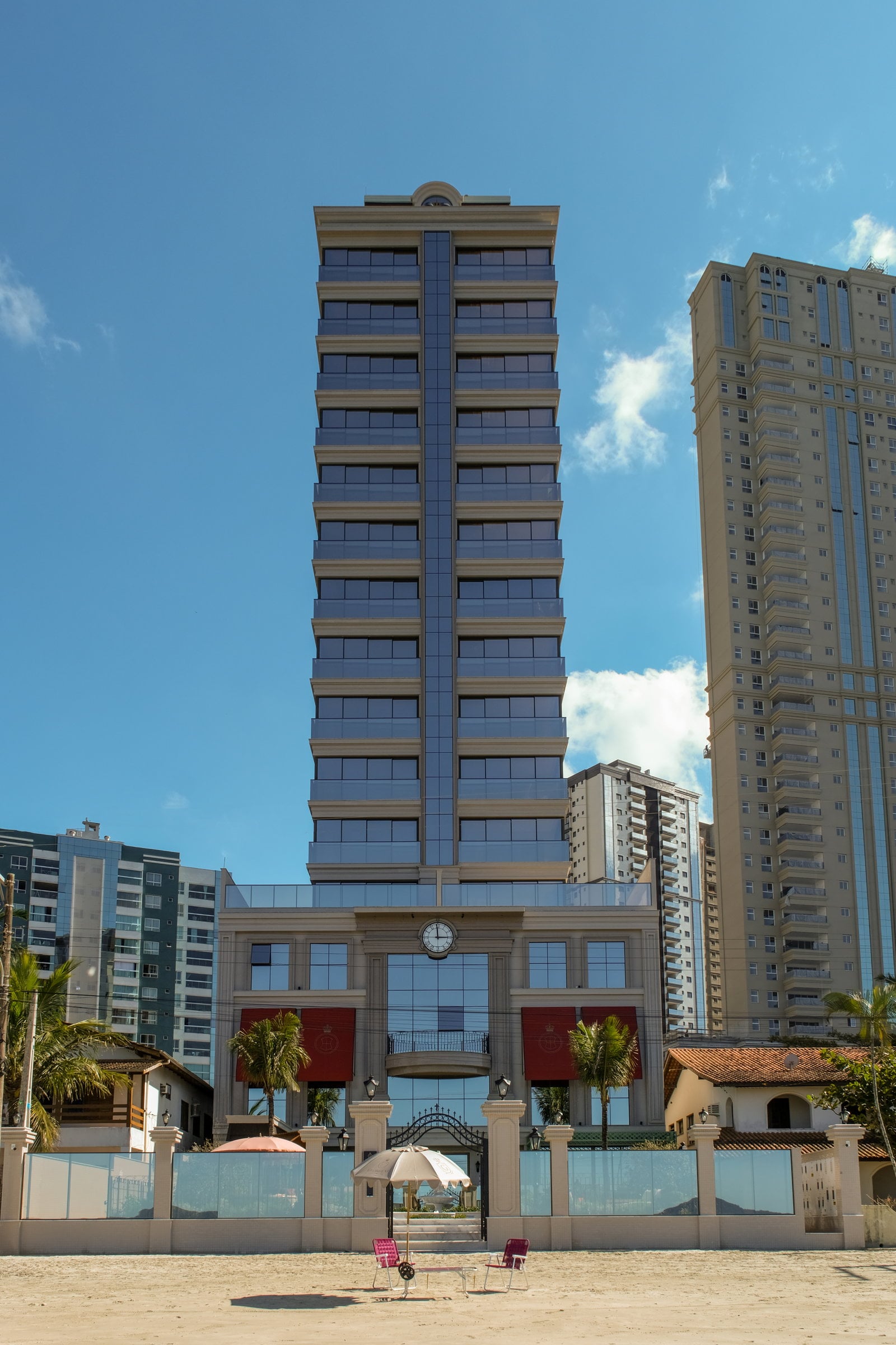 George VI Residence — Centro