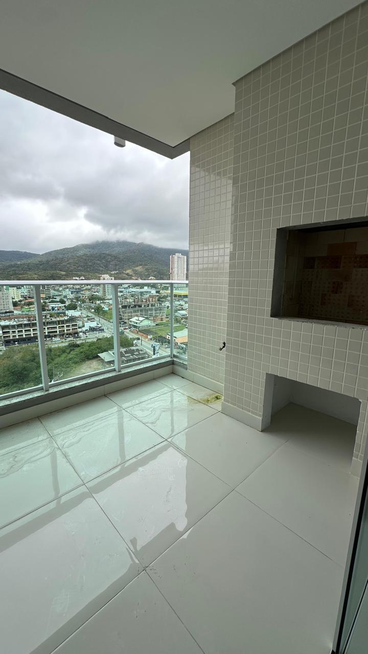 Apartamento 2 suítes em Balneário Perequê — Balneário Perequê