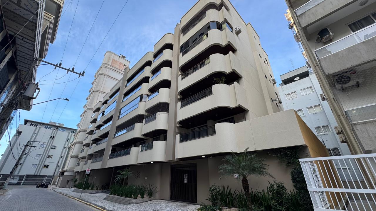 Edifício Irineu Krauss — Meia Praia