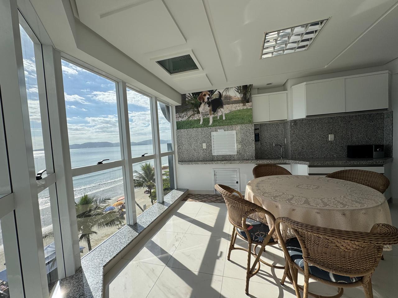 Apartamento 3 quartos em Meia Praia — Meia Praia