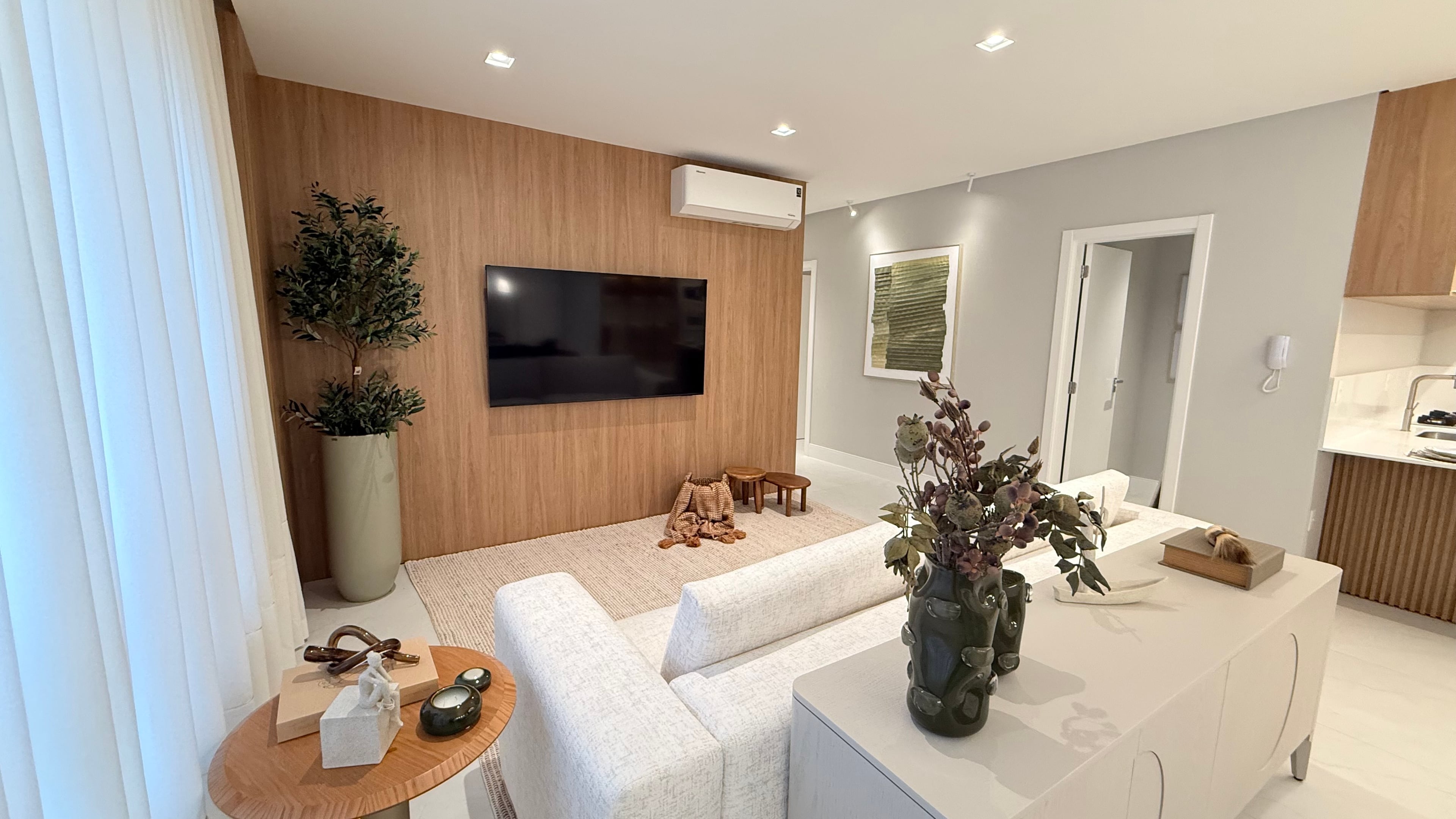 Apartamento 3 suítes em Meia Praia — Meia Praia