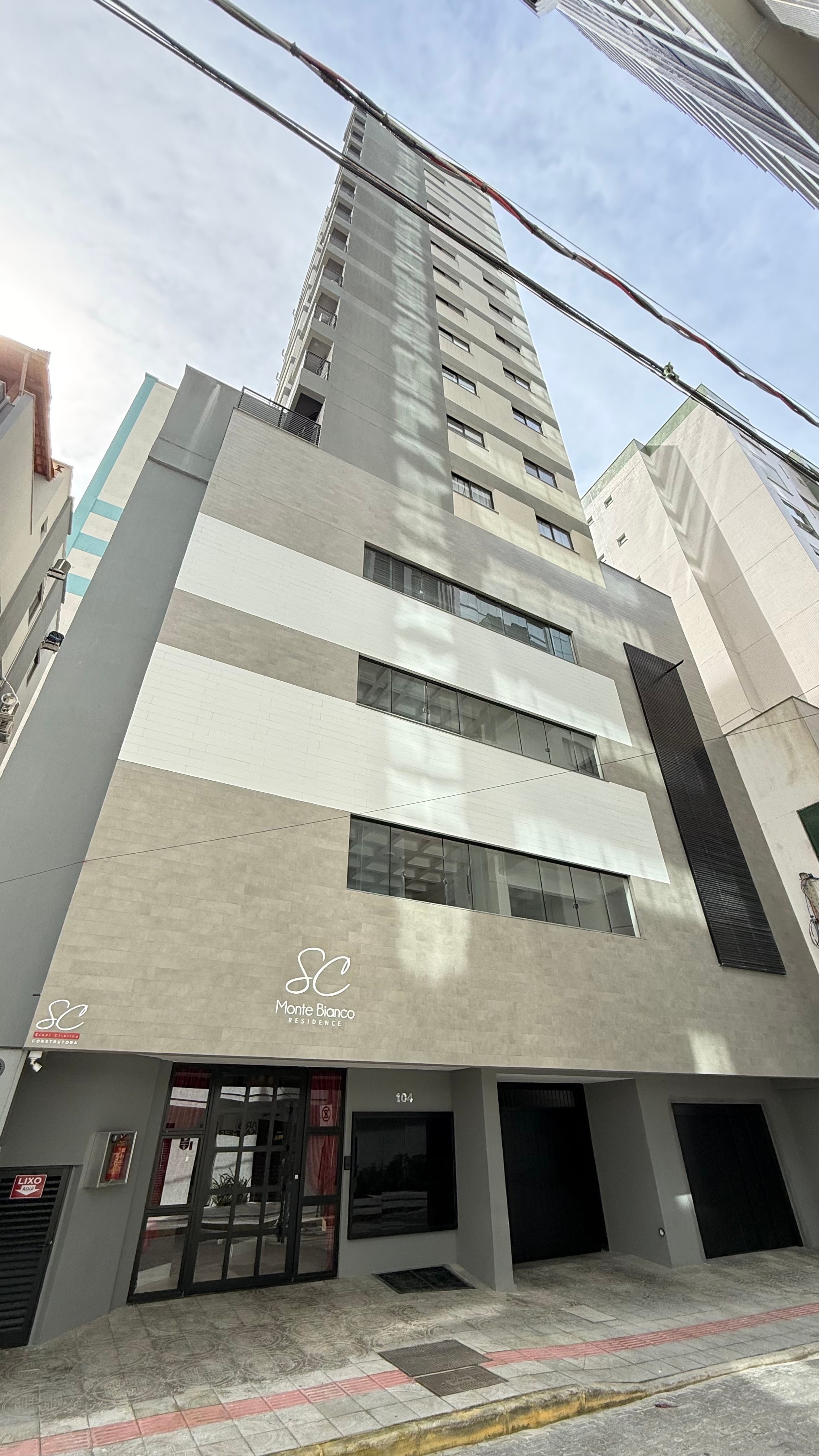 SC Monte Bianco residencial — Meia Praia