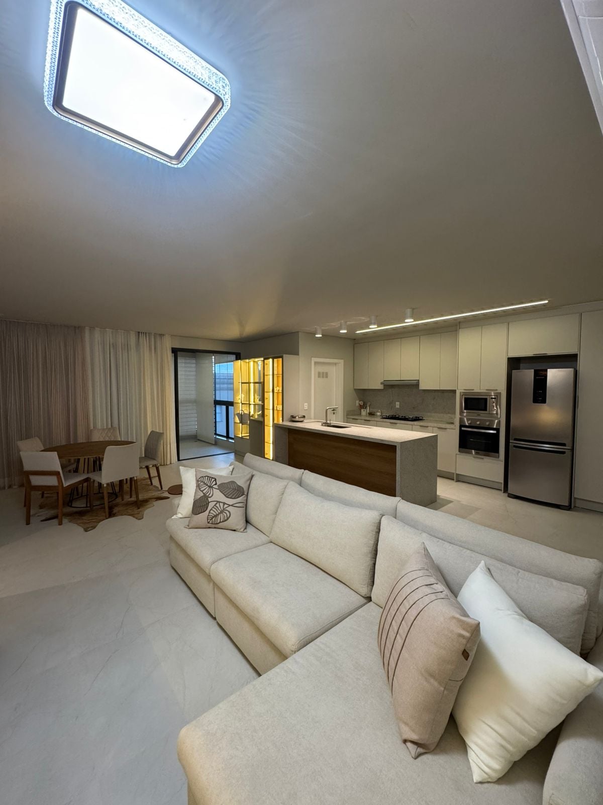 Apartamento 3 suítes em Balneário Perequê — Balneário Perequê