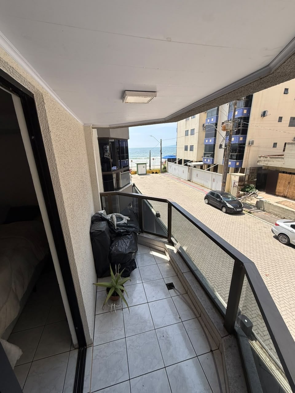 Apartamento 3 quartos em Meia Praia — Meia Praia
