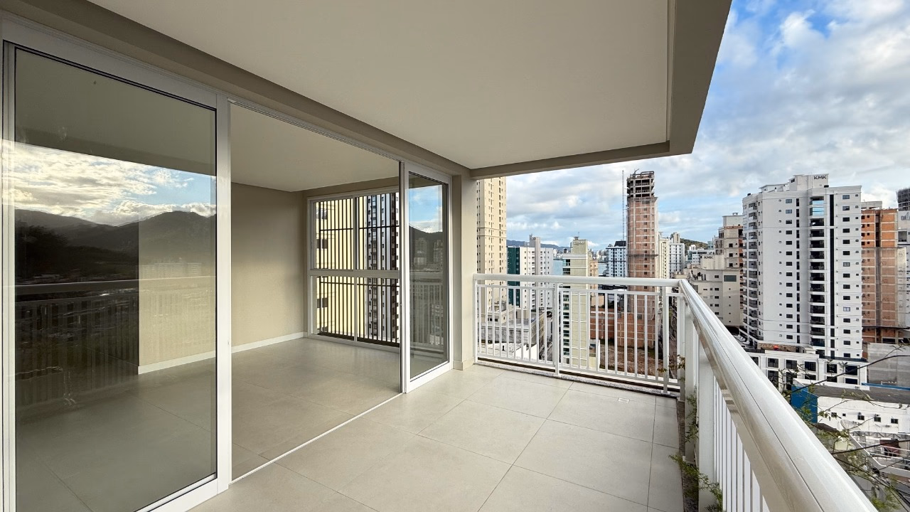Apartamento 3 suítes em Centro — Centro