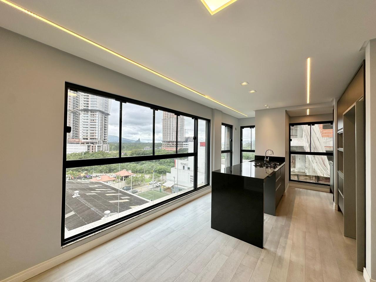 Apartamento 3 quartos em Meia Praia — Meia Praia