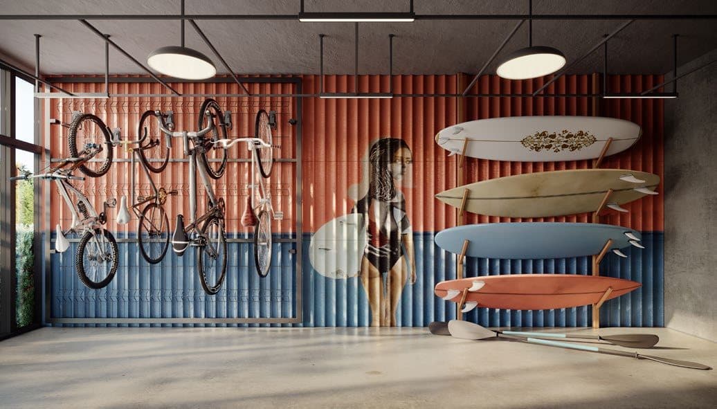 Espaço para bikes e pranchas com lava-pés do Amrita Apartments, em Porto Belo