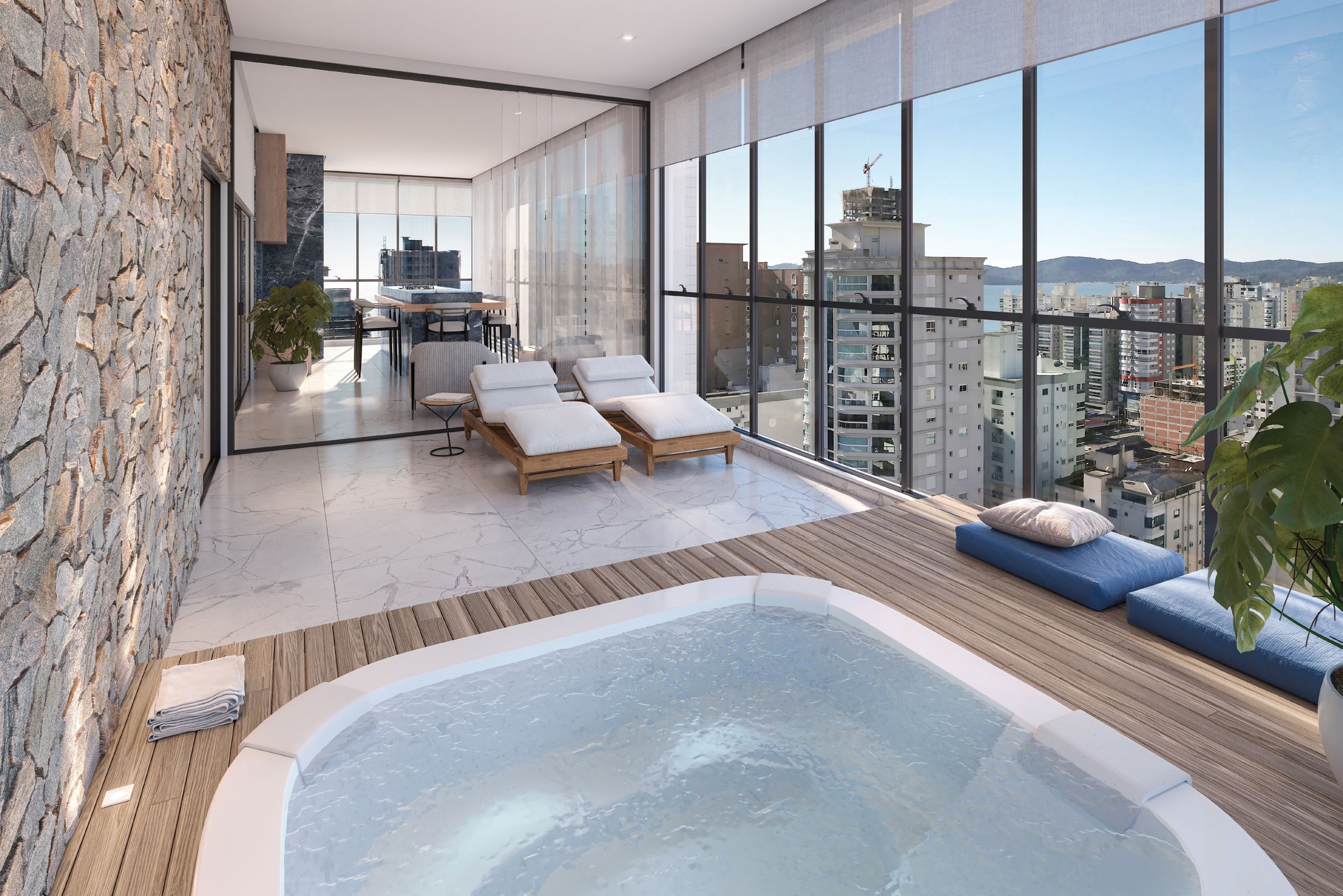 Hidromassagem na sacada da cobertura do Coração do Oceano, com vista da cidade de Itapema