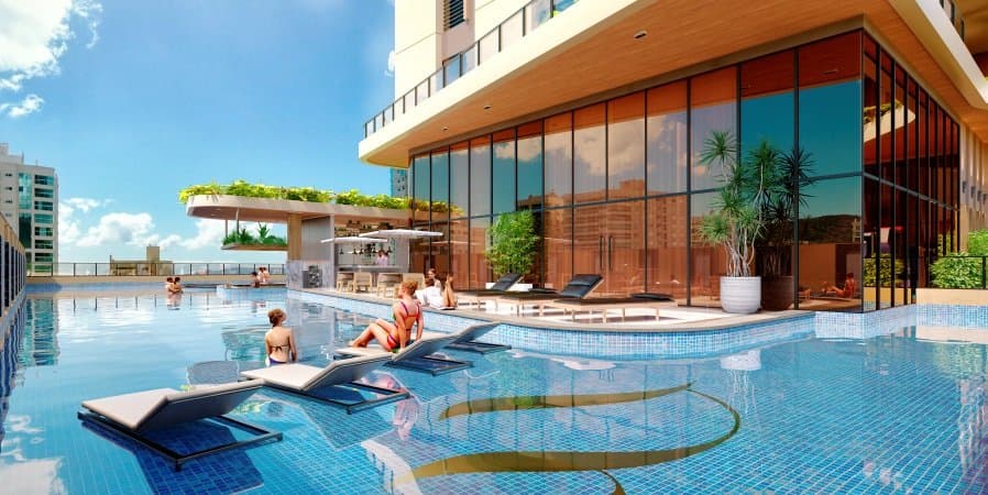 Piscina com prainha do Empire 234, no Centro de Itapema