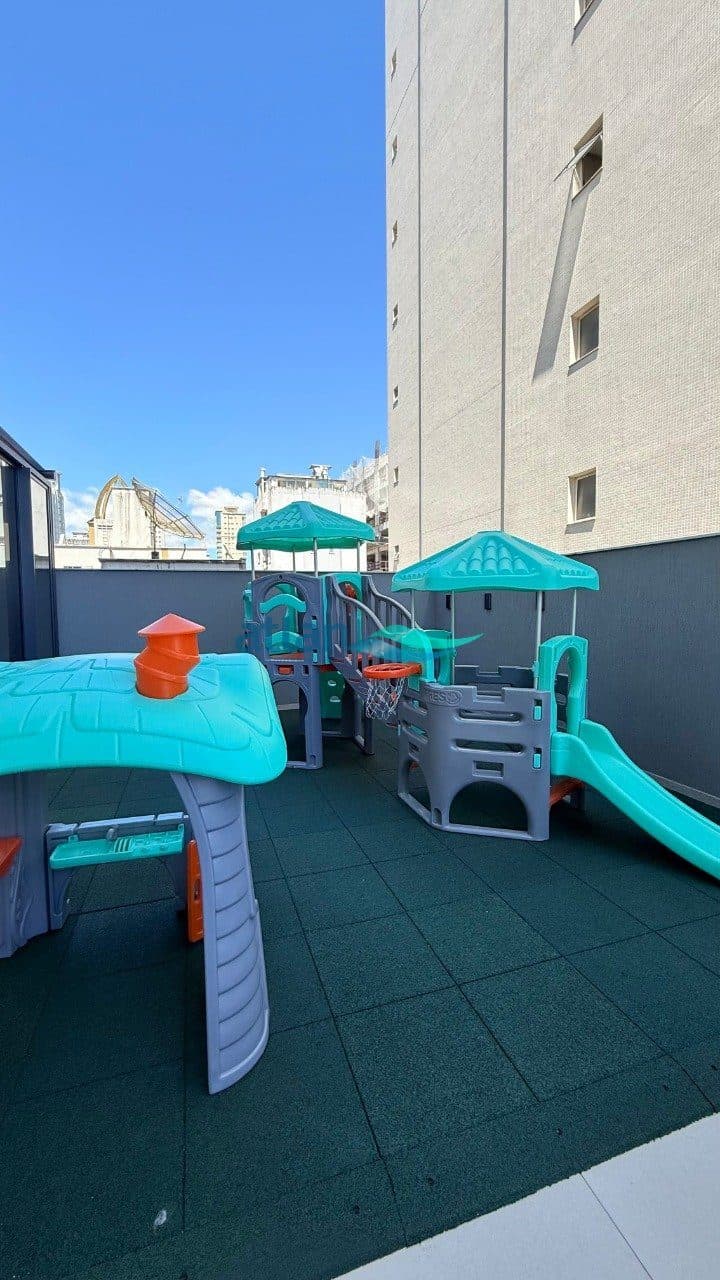 Playground do Ezè Residence, na Meia Praia, Itapema