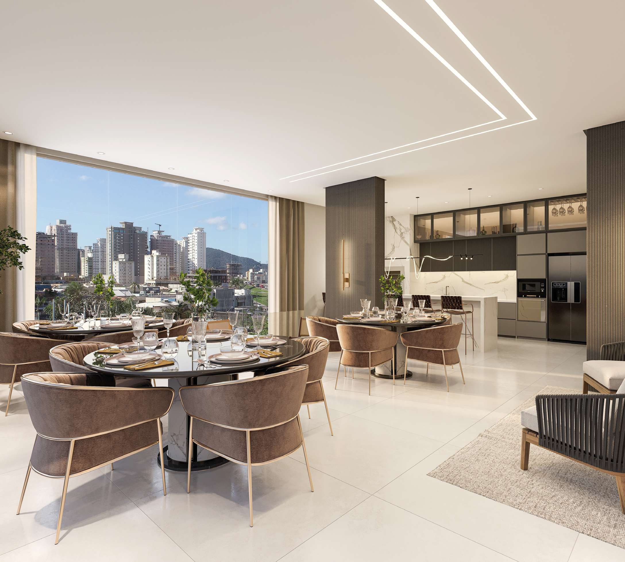 Espaço gourmet do Gran Lunare, com mesas e vista da cidade