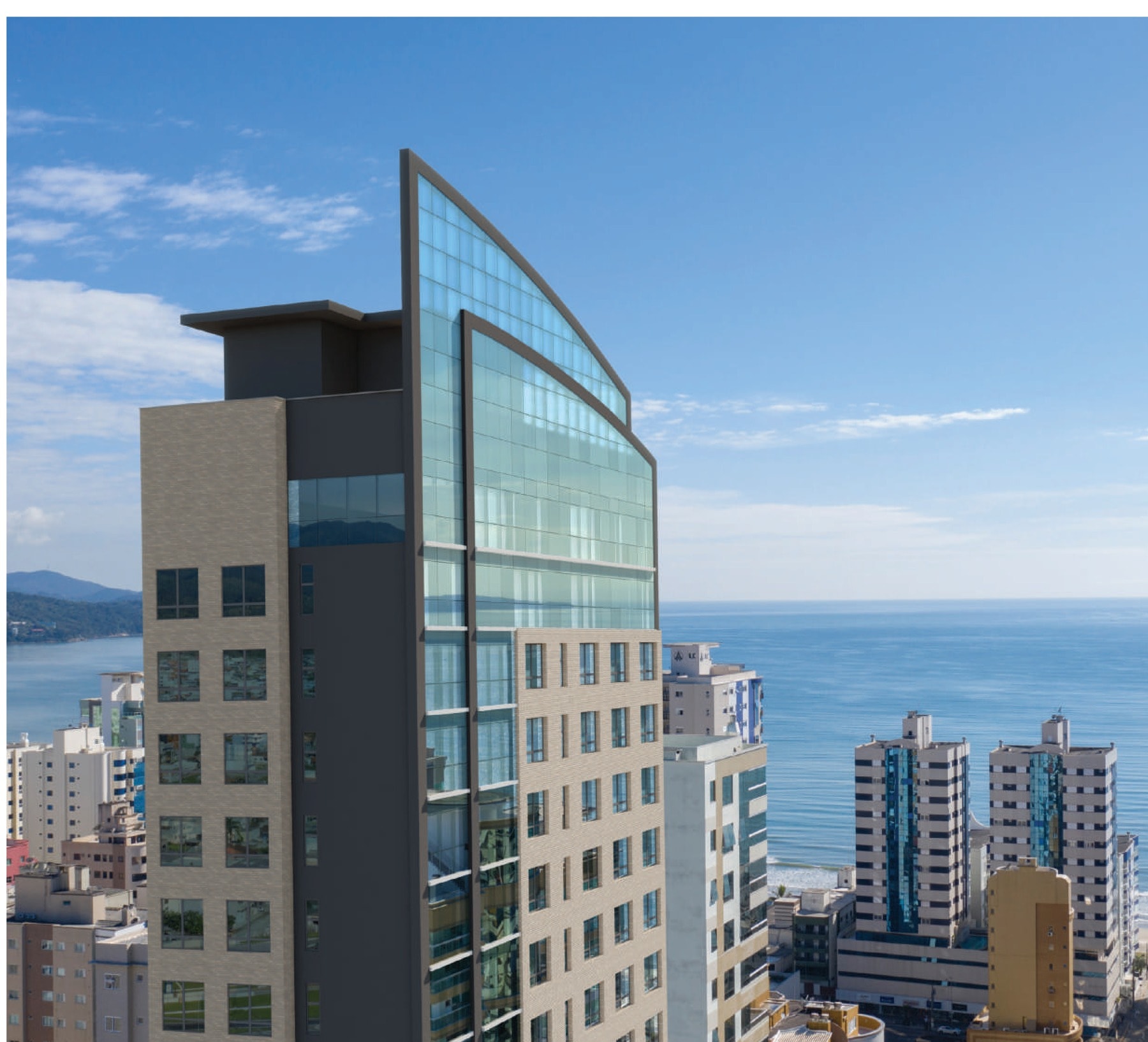 Torre do Le Rêve Flats com o mar de Meia Praia ao fundo, em Itapema