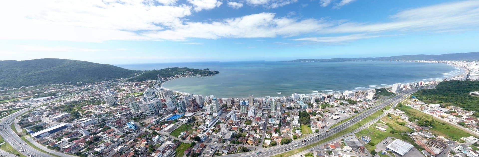 Vista panorâmica de Itapema e Meia Praia, Santa Catarina