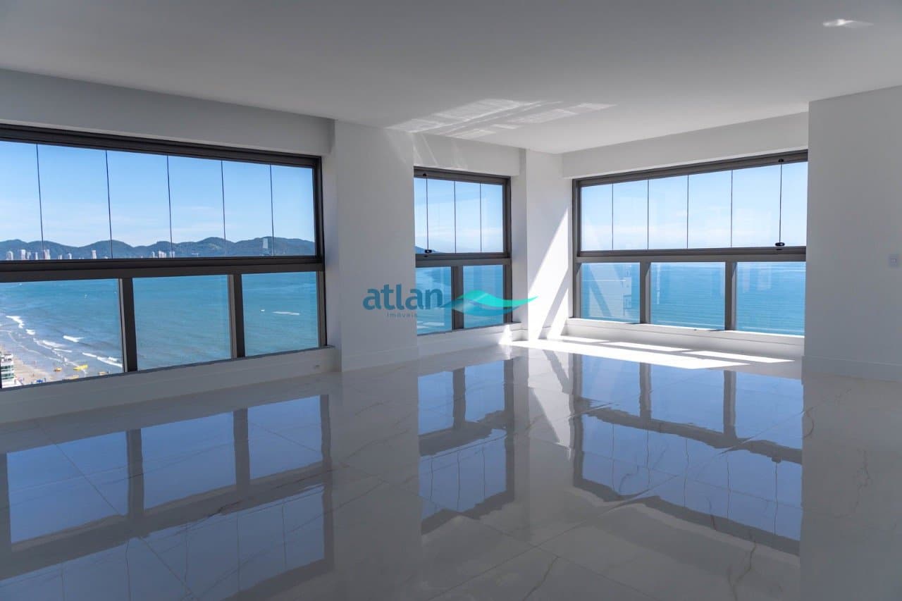 Apartamento 4 suítes em Meia Praia — Meia Praia, Itapema
