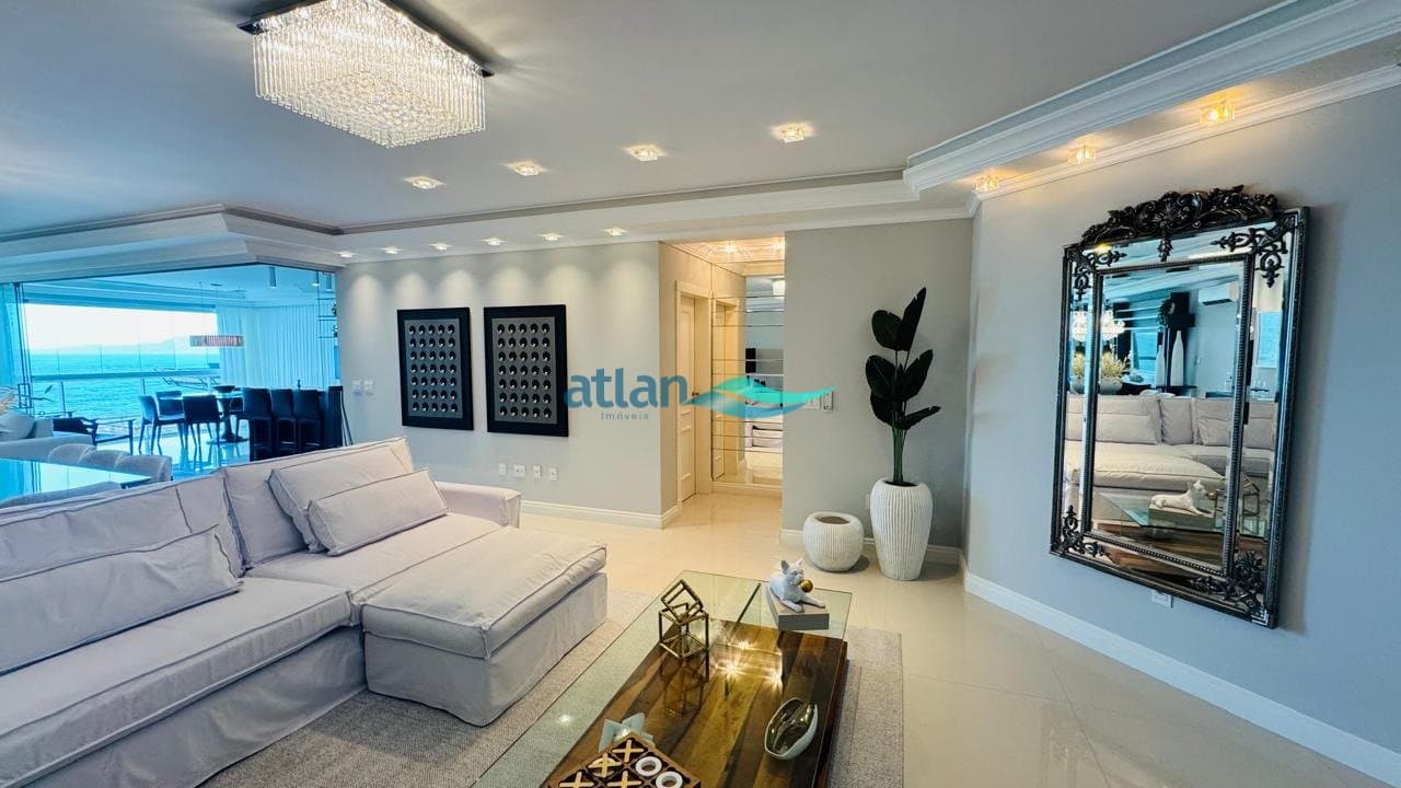 Apartamento 4 suítes em Meia Praia — Meia Praia, Itapema