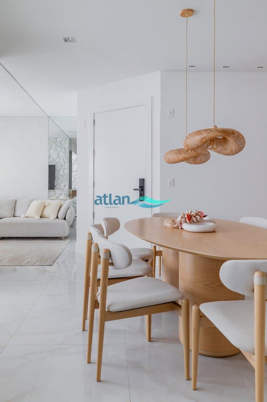 Apartamento 3 suítes em Meia Praia — Meia Praia, Itapema