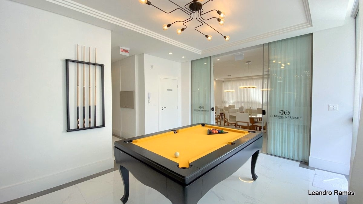 Apartamento quadra mar mobiliado á venda em Meia Praia - beach Village á venda em Itapema (5)