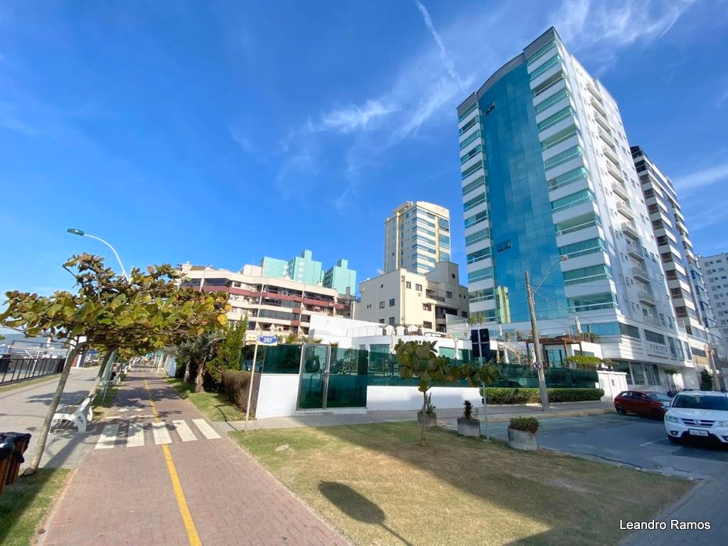 Frente mar, apartamento a venda em Meia Praia, Itapema-SC, Res