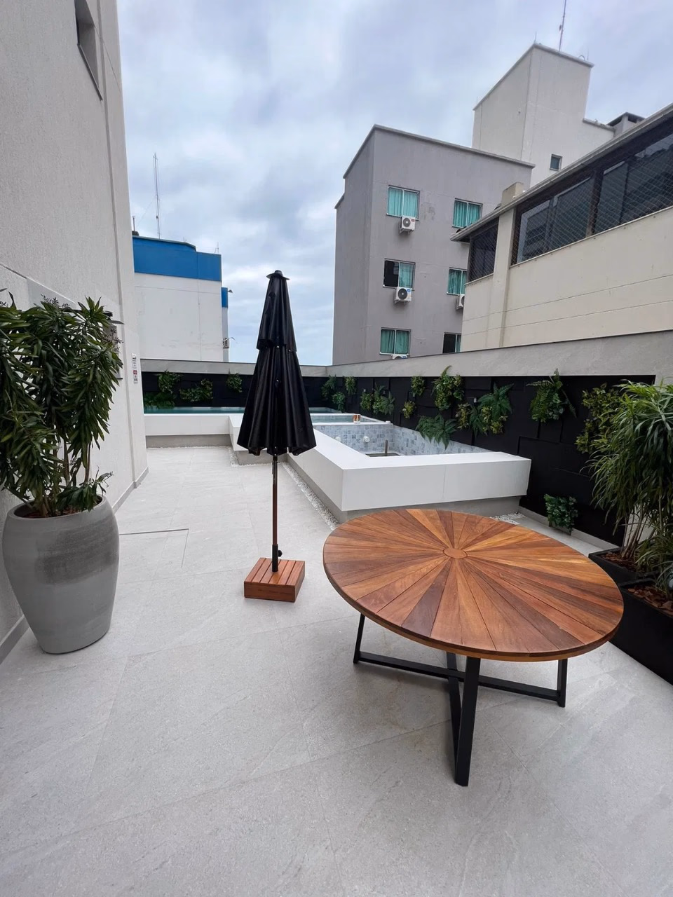 Exuberance Tower - Rua 250, Bairro Meia Praia, Itapema - SC (9)