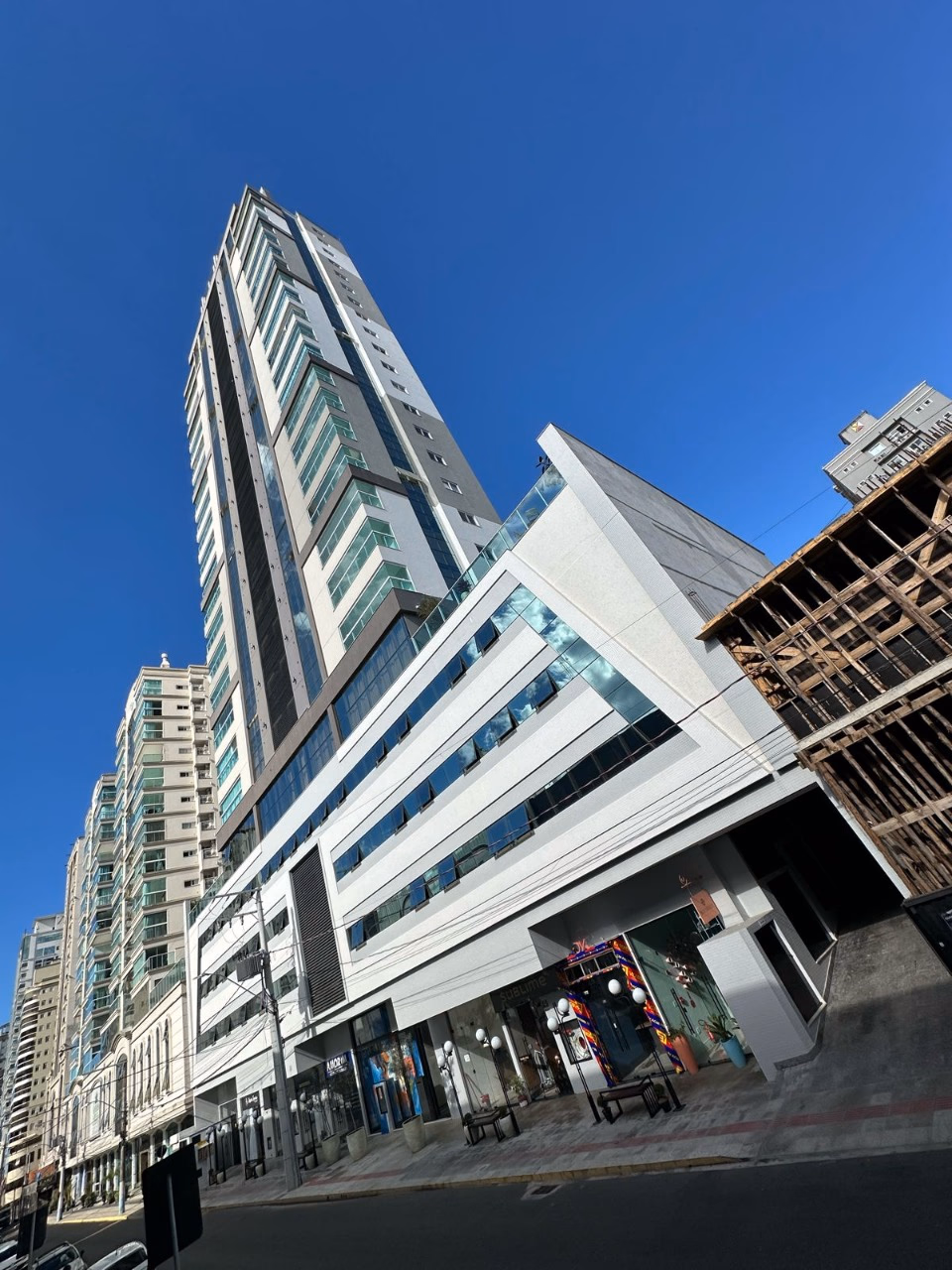 Porto Cali Residence - Rua 232, Bairro Meia Praia, Itapema - SC (1)