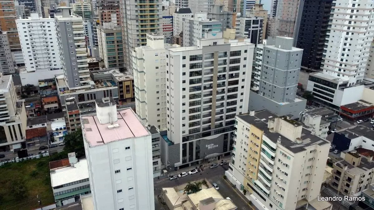 Residencial Santa Mônica, Rua 258, Bairro Meia Praia, Itapema - SC (4)