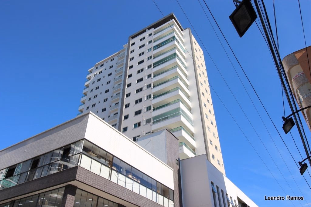 Solar Tower Residencial — Meia Praia