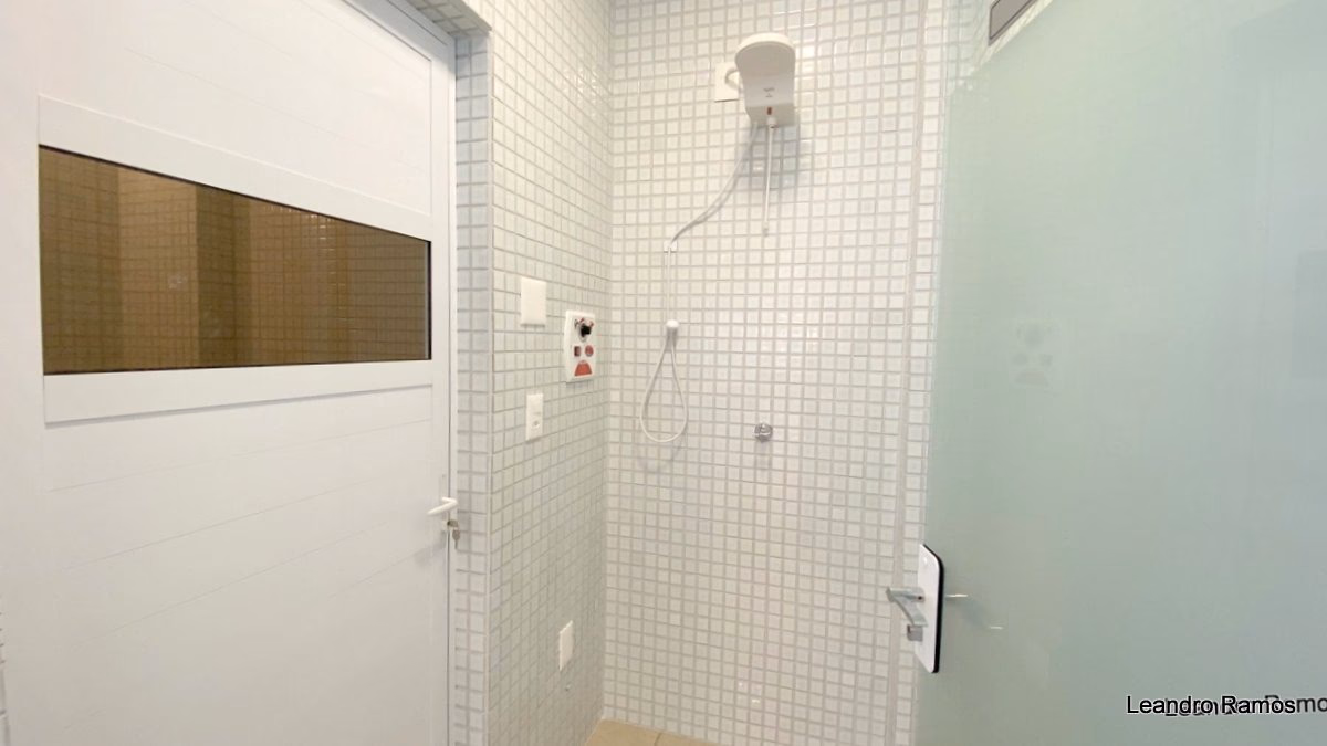 Apartamento quadra mar mobiliado á venda em Meia Praia - beach Village á venda em Itapema (3)