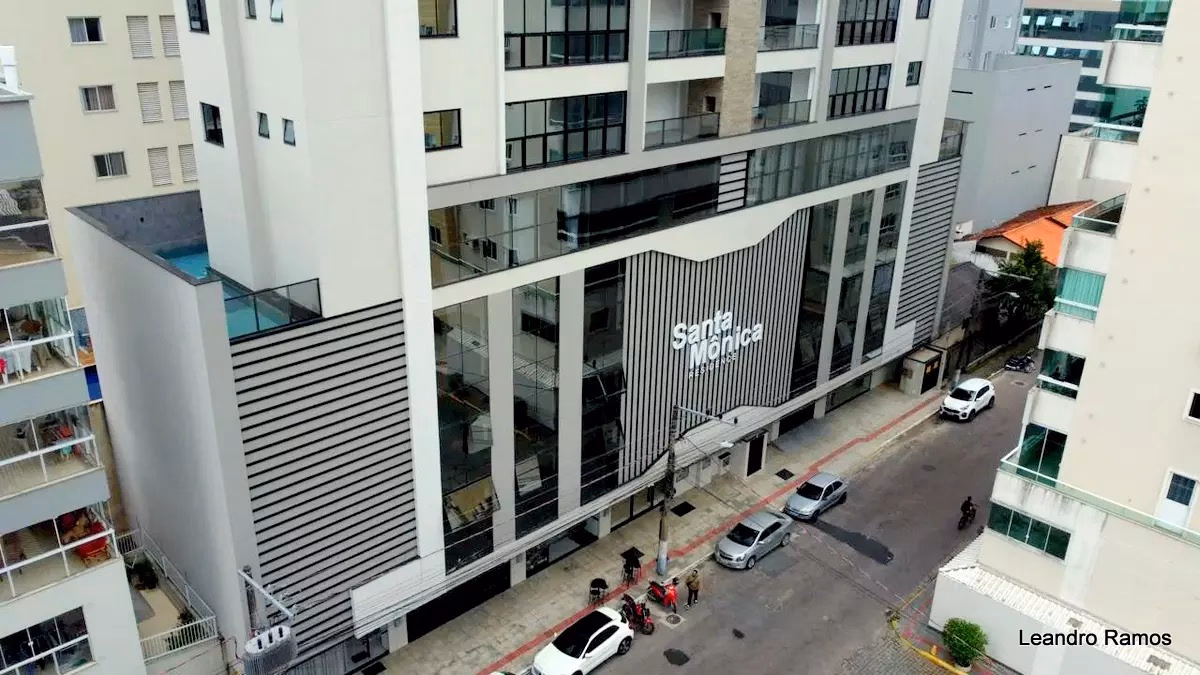 Residencial Santa Mônica, Rua 258, Bairro Meia Praia, Itapema - SC (1)