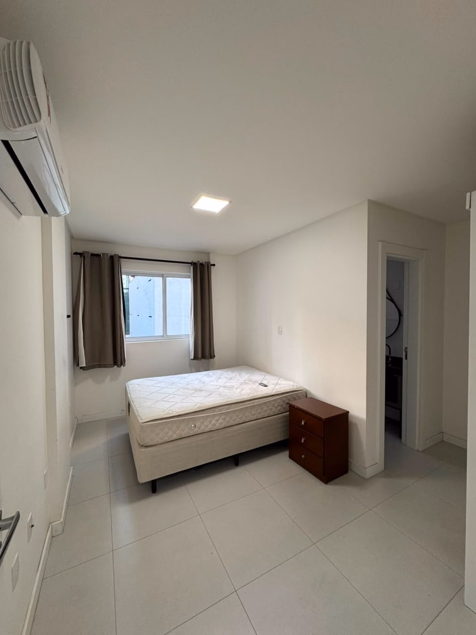 Apartamento 1 suíte em Meia Praia — Meia Praia, Itapema