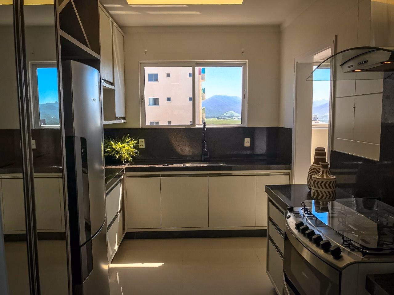 Apartamento 4 suítes em Meia Praia — Meia Praia, Itapema