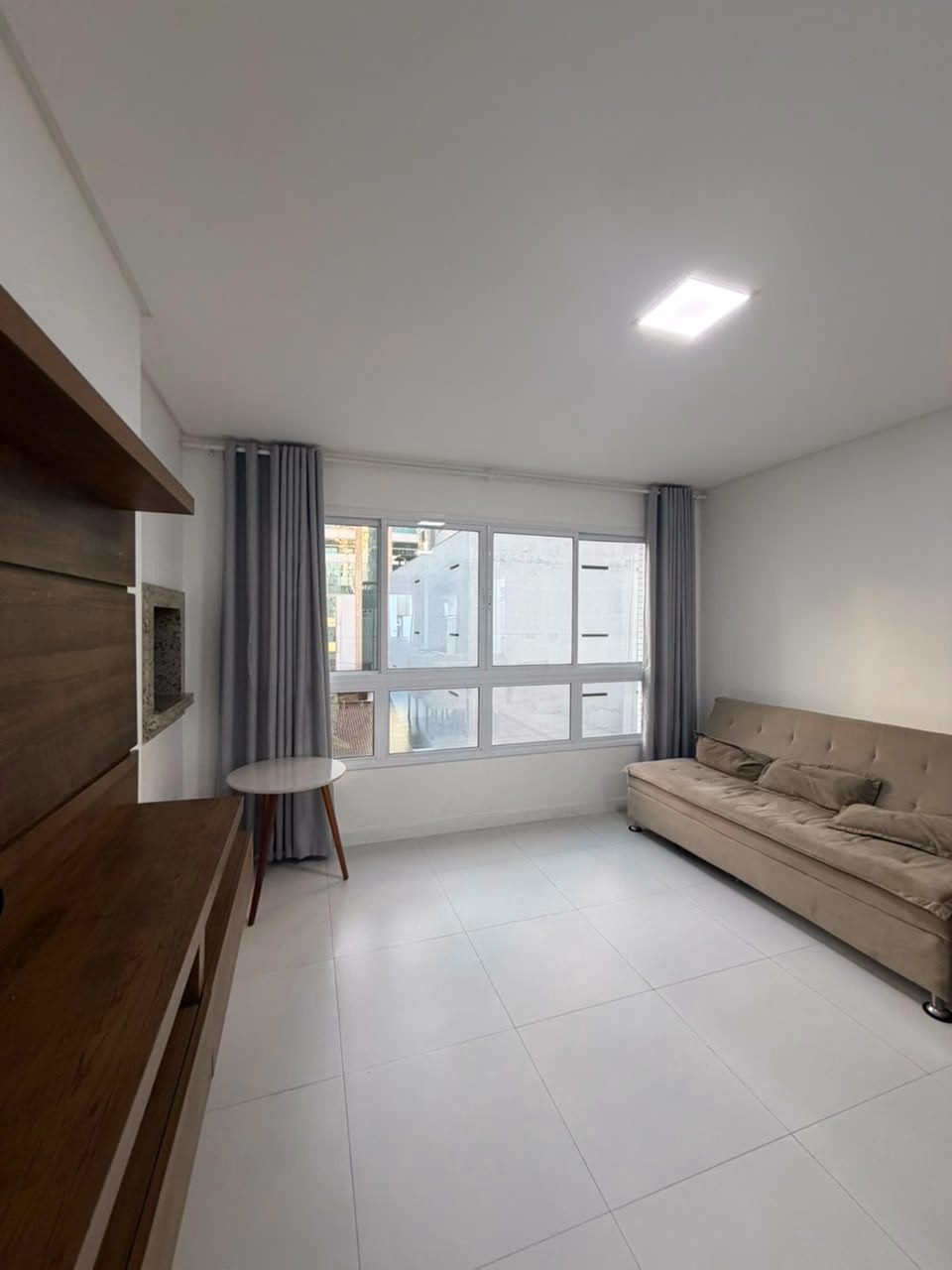 Apartamento 1 suíte em Meia Praia — Meia Praia, Itapema