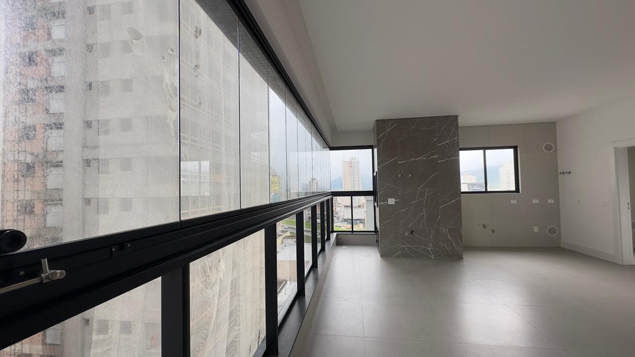 Apartamento 3 suítes em Meia Praia — Meia Praia, Itapema